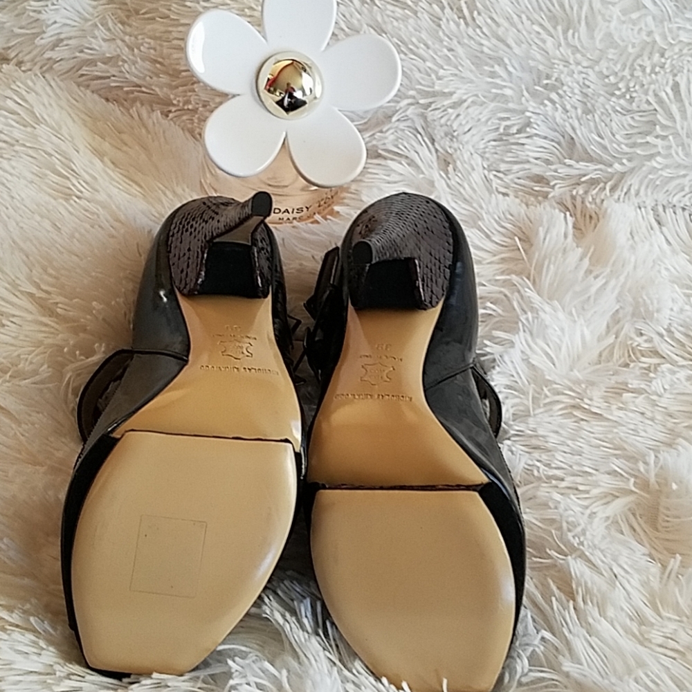 Shoes - Picture 4 of 5